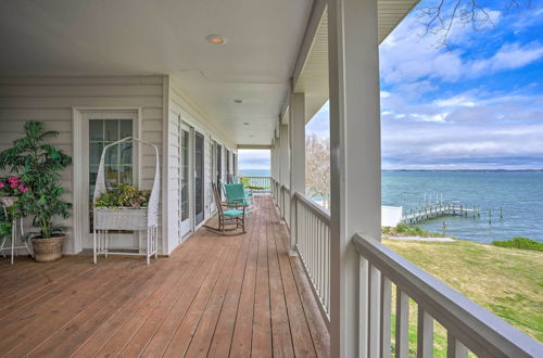 Photo 40 - Beachfront Urbanna Home w/ Gas Grill & Deck