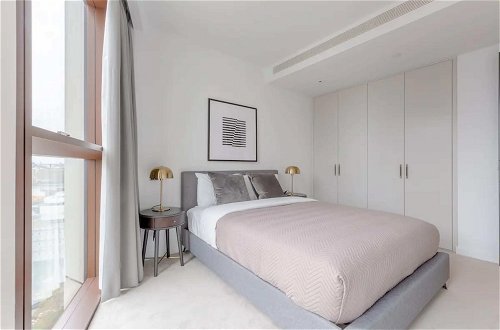 Photo 8 - Luxurious 3 Bedroom Flat by the River Thames - Vauxhall