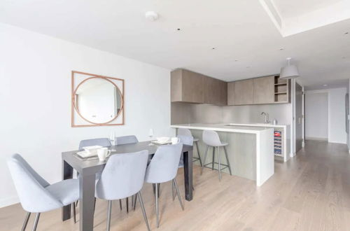 Photo 36 - Luxurious 3 Bedroom Flat by the River Thames - Vauxhall