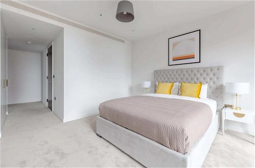 Photo 11 - Luxurious 3 Bedroom Flat by the River Thames - Vauxhall