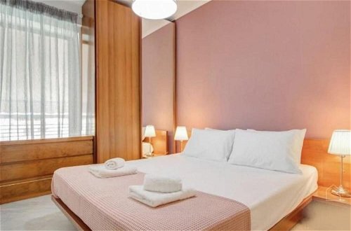 Foto 6 - Chloe Lux Apartment by Travel Pro Services