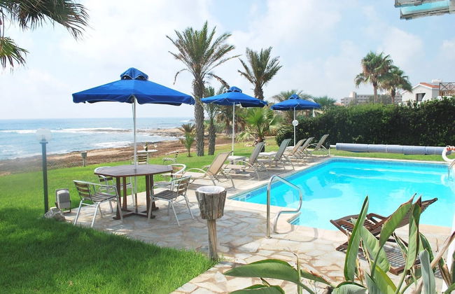 Sea Front Villa, Heated Private Pool, Amazing Location Paphos 323 - Photo 51