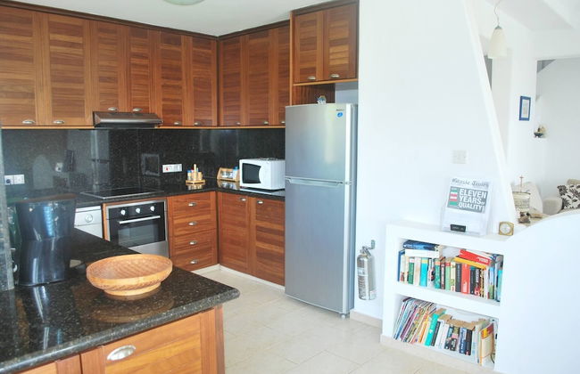 Sea Front Villa, Heated Private Pool, Amazing Location Paphos 323 - Photo 14