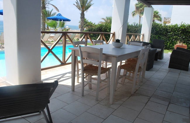 Sea Front Villa With Private Heated Pool, Quiet Area Paphos 322 - Photo 69