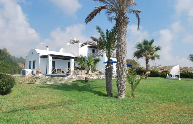 Sea Front Villa With Private Heated Pool, Quiet Area Paphos 322 - Photo 65