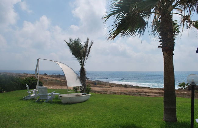 Sea Front Villa, Heated Private Pool, Amazing Location Paphos 323 - Photo 71