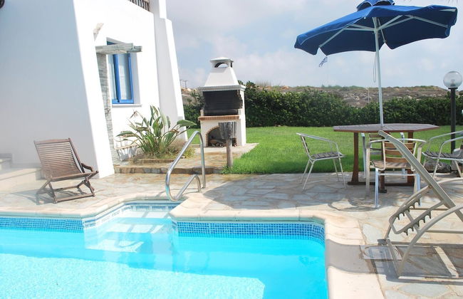 Sea Front Villa, Heated Private Pool, Amazing Location Paphos 323 - Photo 32