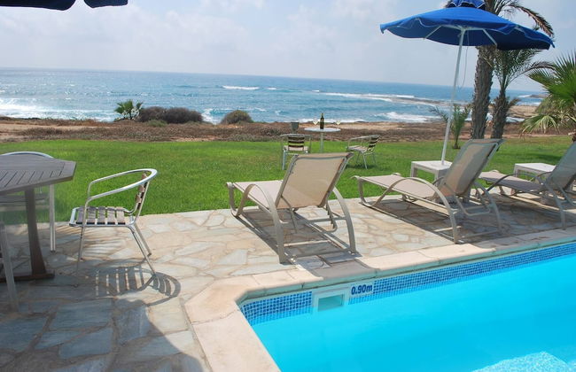 Sea Front Villa, Heated Private Pool, Amazing Location Paphos 323 - Photo 35