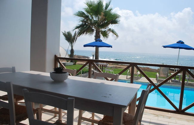 Sea Front Villa With Private Heated Pool, Quiet Area Paphos 322 - Photo 68