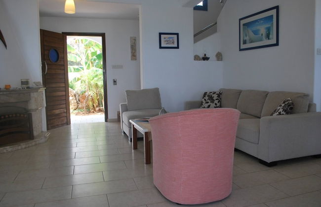 Sea Front Villa, Heated Private Pool, Amazing Location Paphos 323 - Photo 19