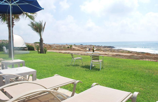 Sea Front Villa, Heated Private Pool, Amazing Location Paphos 323 - Photo 60