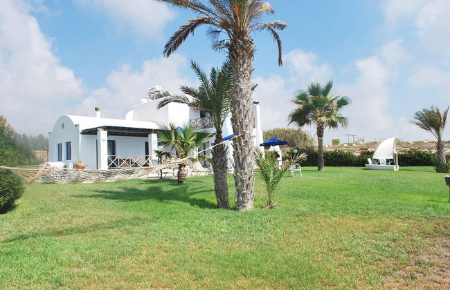 Sea Front Villa With Private Heated Pool, Quiet Area Paphos 322 - Photo 63