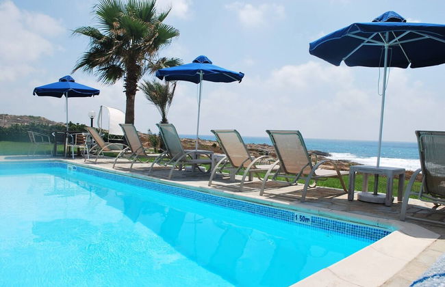 Sea Front Villa With Private Heated Pool, Quiet Area Paphos 322 - Photo 39