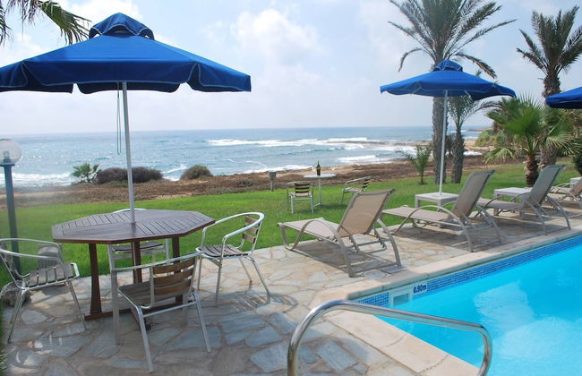 Sea Front Villa With Private Heated Pool, Quiet Area Paphos 322 - Photo 70