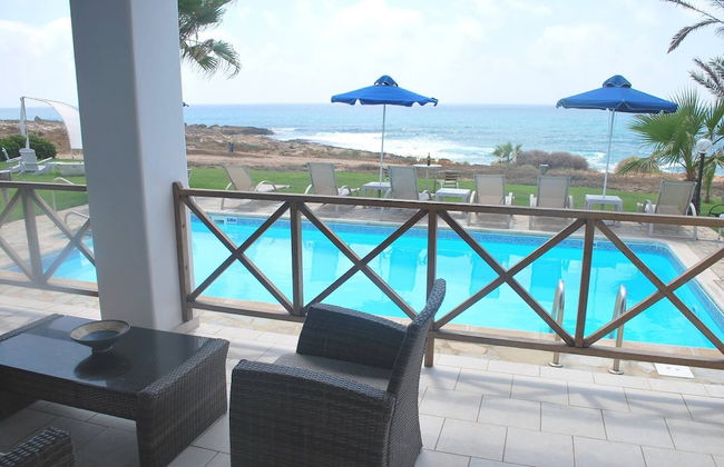 Sea Front Villa, Heated Private Pool, Amazing Location Paphos 323 - Photo 46