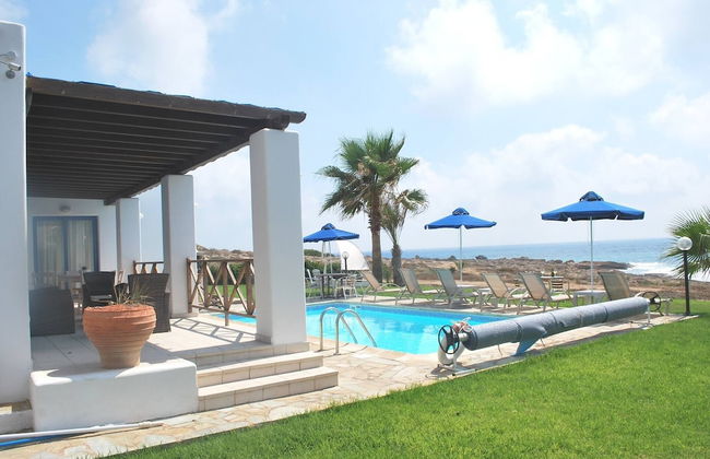 Sea Front Villa, Heated Private Pool, Amazing Location Paphos 323 - Photo 29
