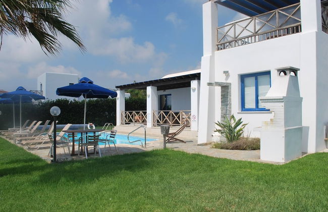 Sea Front Villa With Private Heated Pool, Quiet Area Paphos 322 - Photo 56