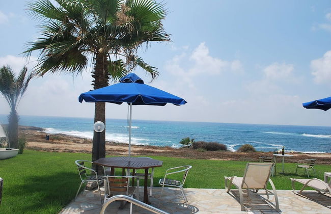 Sea Front Villa, Heated Private Pool, Amazing Location Paphos 323 - Photo 57