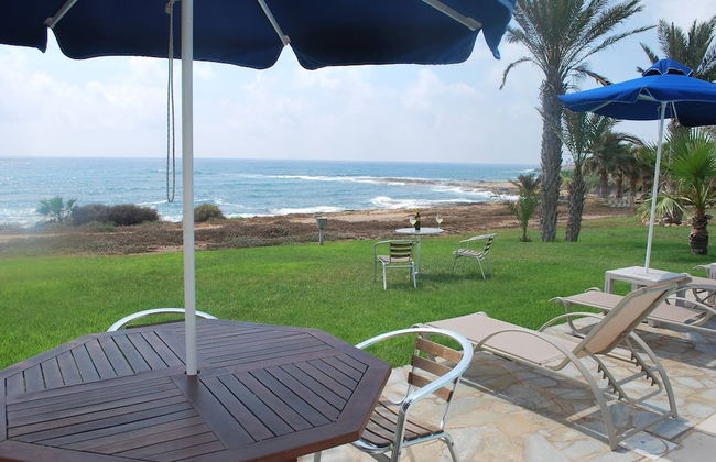 Sea Front Villa, Heated Private Pool, Amazing Location Paphos 323 - Photo 61