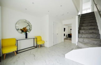 Photo 3 - The Circuits Pinner Place - Classy 3bdr House