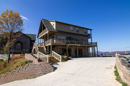 Photo 52 - 4BR Mountain View Cabin