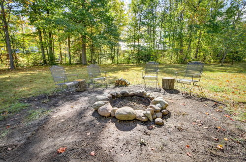 Photo 6 - Lakefront Paradise With Private Boat Dock & Patio