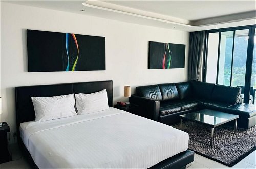 Foto 12 - Twin Sands Resort Penthouse