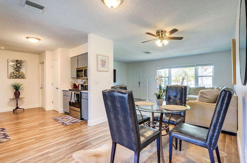 Photo 13 - Single-story Venice Home w/ Screened Porch & Yard