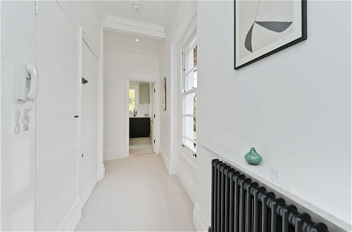 Photo 10 - Perfect Pied-a-terre in Clapham by Underthedoormat