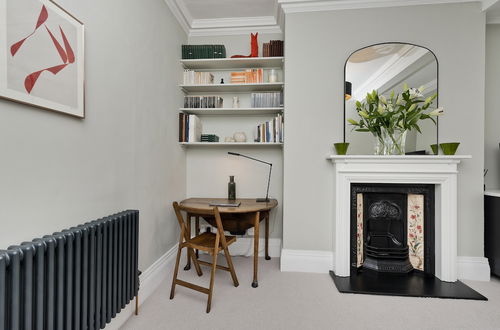 Photo 5 - Perfect Pied-a-terre in Clapham by Underthedoormat