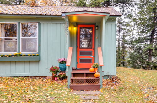 Photo 23 - Charming Watersmeet Cabin w/ Dock on Kitty Island