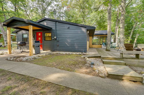 Photo 20 - Lakefront Baldwin Cottage w/ Deck & Private Beach