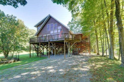 Foto 37 - Riverfront West Virginia Cabin w/ Screened-in Deck