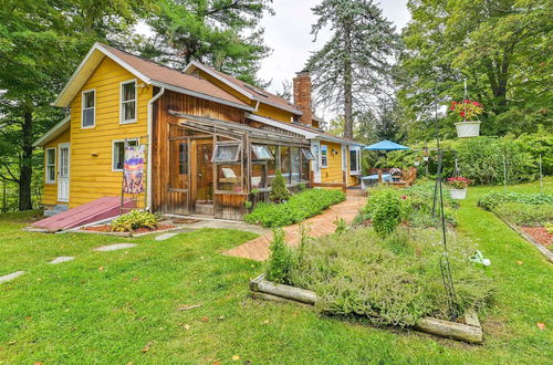 Photo 7 - Canandaigua Getaway w/ Deck & Sunroom