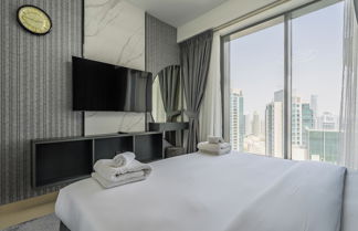 Foto 3 - Luxury Condo With Burj Khalifa and Fountain Views