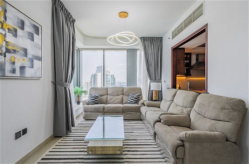 Foto 13 - Luxury Condo With Burj Khalifa and Fountain Views
