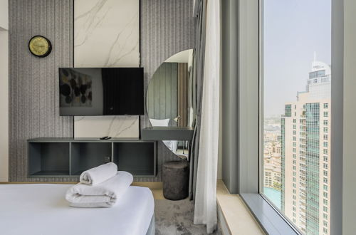 Foto 2 - Luxury Condo With Burj Khalifa and Fountain Views