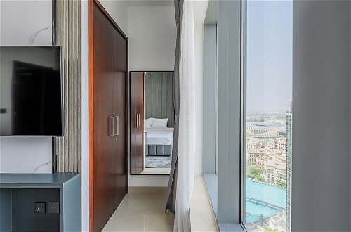 Foto 5 - Luxury Condo With Burj Khalifa and Fountain Views