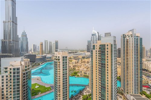 Foto 34 - Luxury Condo With Burj Khalifa and Fountain Views