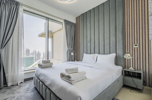 Photo 4 - Luxury Condo With Burj Khalifa and Fountain Views