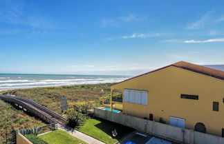 Photo 1 - Beachfront Condo With Pool, hot tub & Sundeck