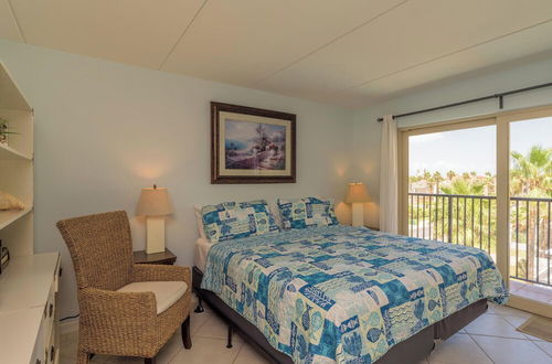 Photo 12 - Beachfront Condo With Pool, hot tub & Sundeck