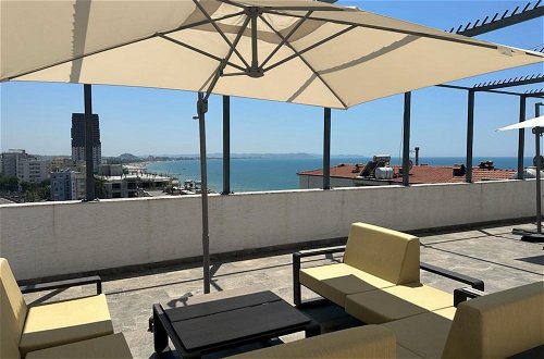 Foto 16 - Penthouse Apartment With Terrace on the sea