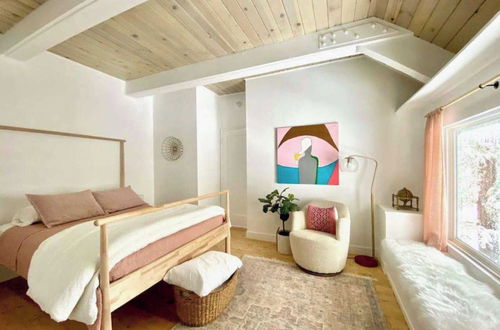 Photo 4 - Oak and Luna by Avantstay Beautiful Big Bear Home w/ Hot Tub, Home Theatre & Ping Pong