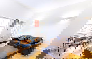 Foto 3 - Bright & Comfortable Angel Apartment