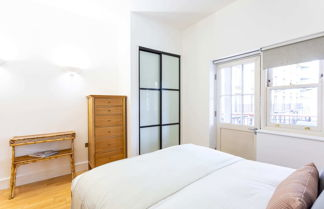 Foto 3 - Bright & Comfortable Angel Apartment