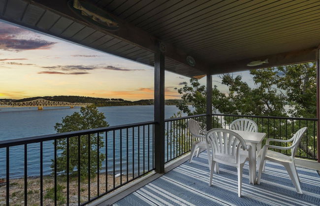 Enjoy Lakeside Fun Lakeview At Table Rock! - Photo 1