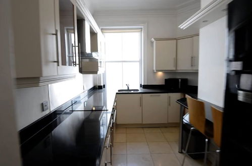 Photo 11 - Beautiful 2-bed Flat in London