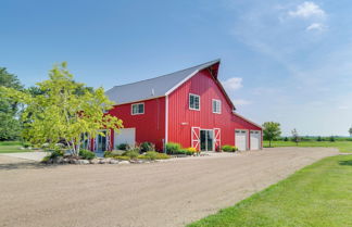 Foto 1 - Unique, Renovated Barn Vacation Rental in Donnelly