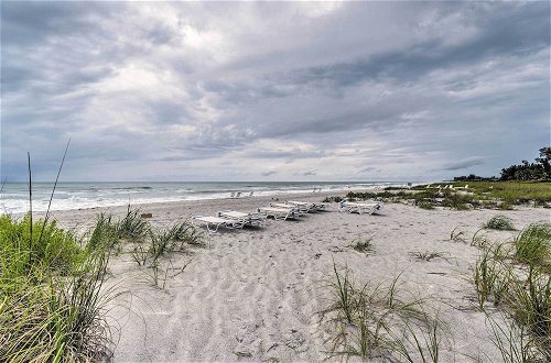 Foto 14 - Gulf Getaway With Porch + Direct Beach Access